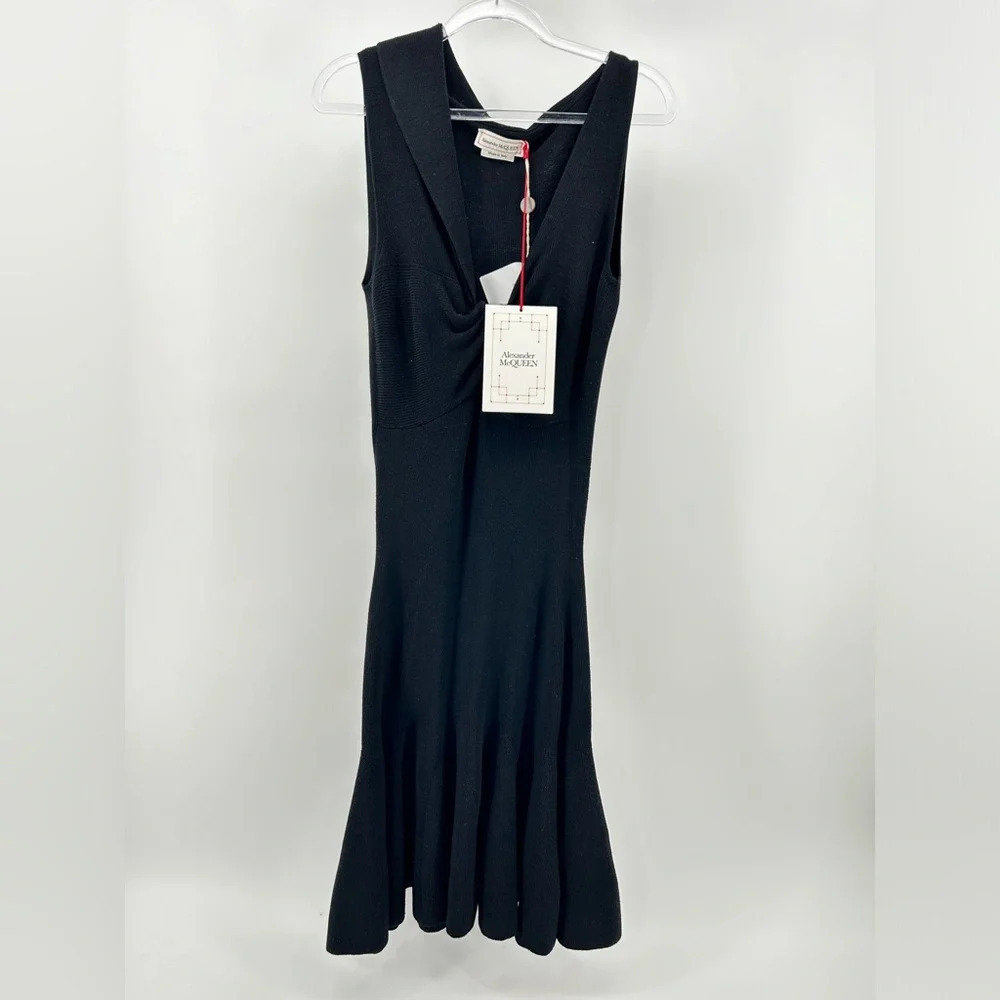 NWT ALEXANDER McQUEEN Fit Flare  Wool Dress Size M Sleeveless Asymmetric neck